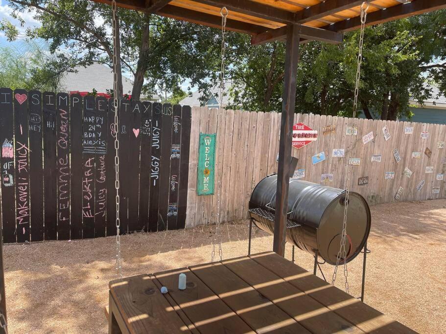 Walk To The Alamodome! Sleeps 6, Pet Friendly Apartment San Antonio Exterior photo